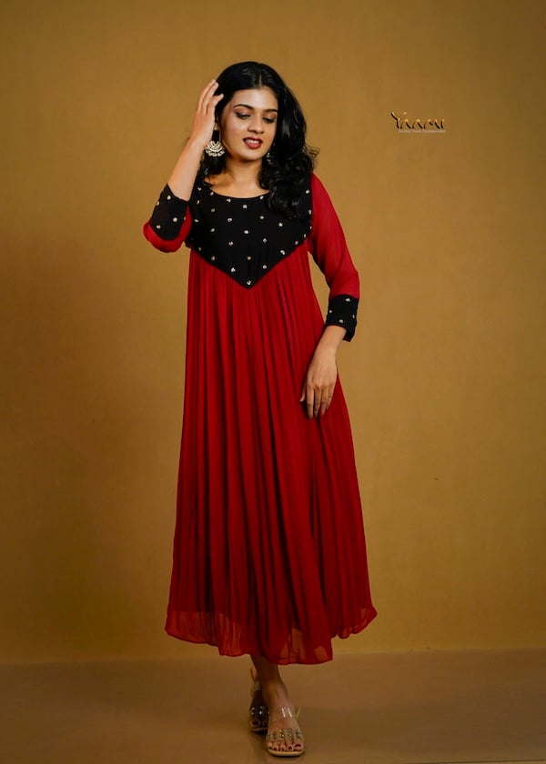 CONTRAST YOKE GATHERED KURTI YD10363