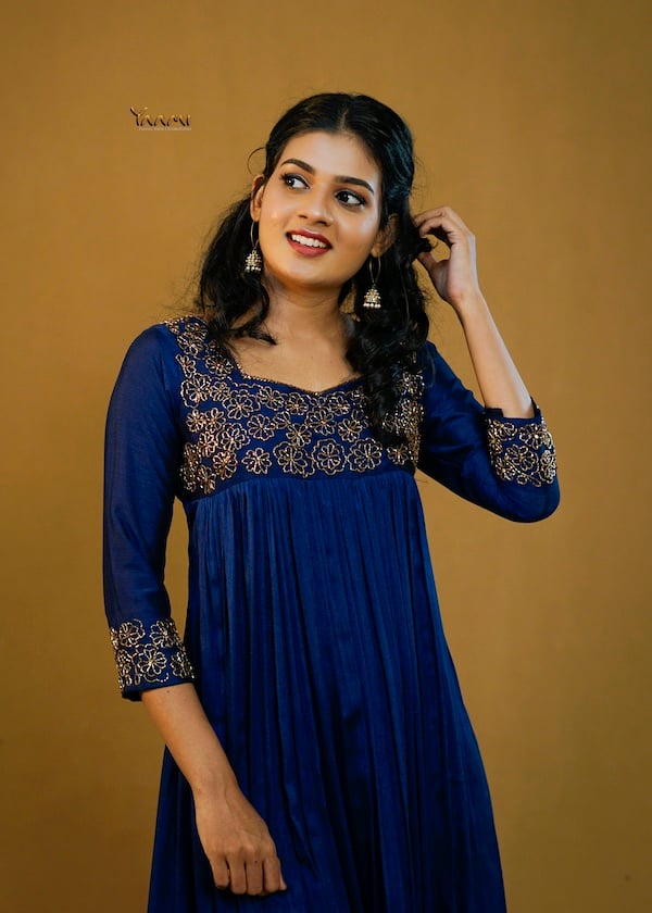 INTRICATE FLORAL HANDWORK KURTI YD10361