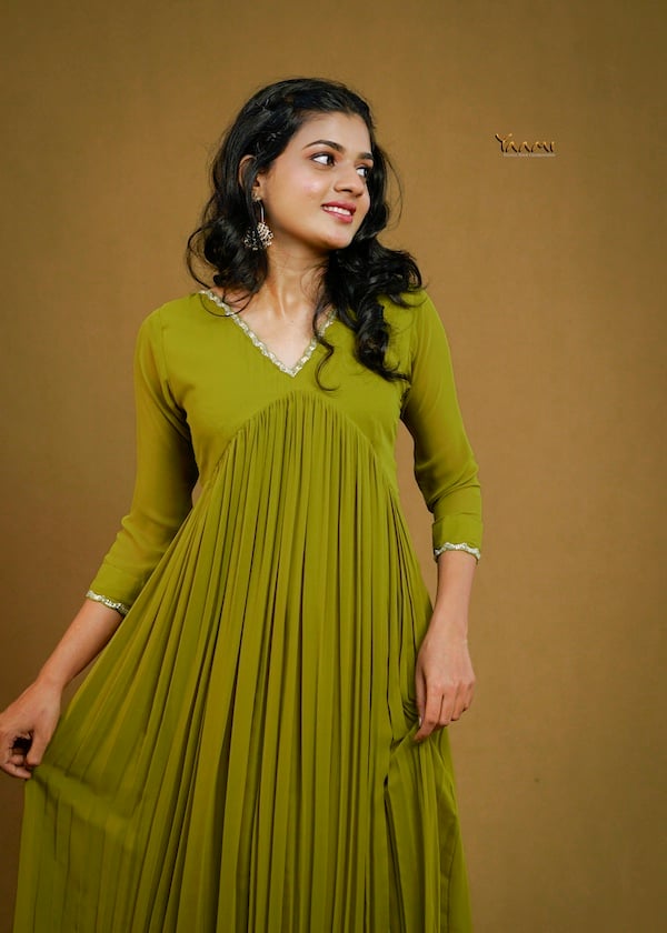 SCALLOPED BORDER ALIA CUT KURTI YD10364