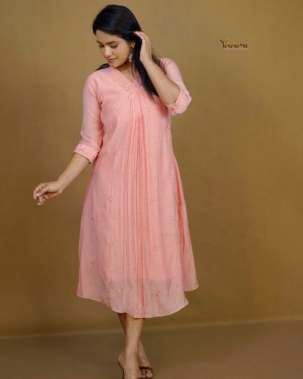 MUL CHANDERI APPLIQUE WORK KURTI YD10370