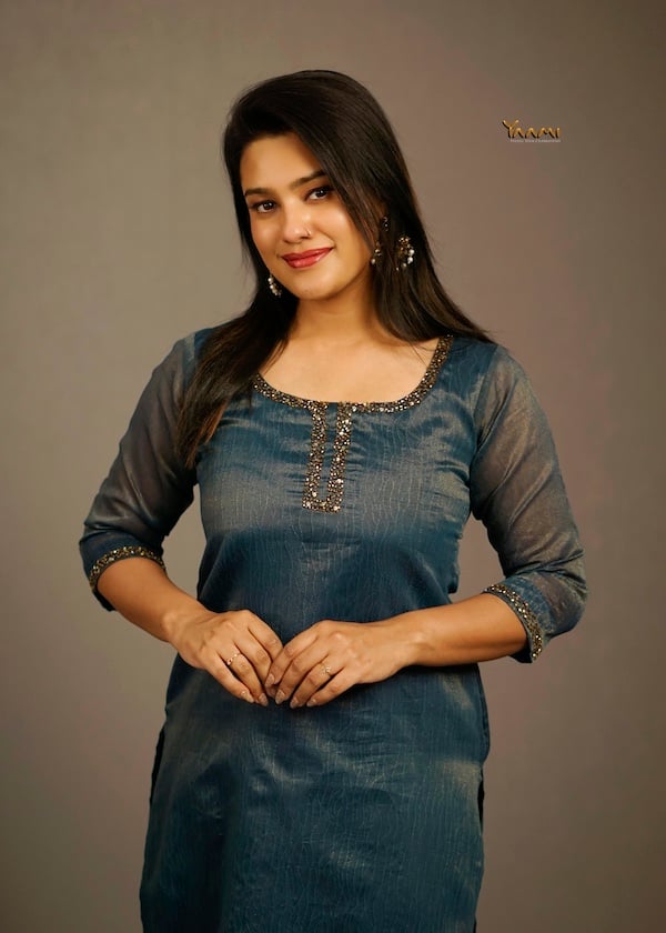 VISCOSE ORGANZA SLITTED KURTI YD10380