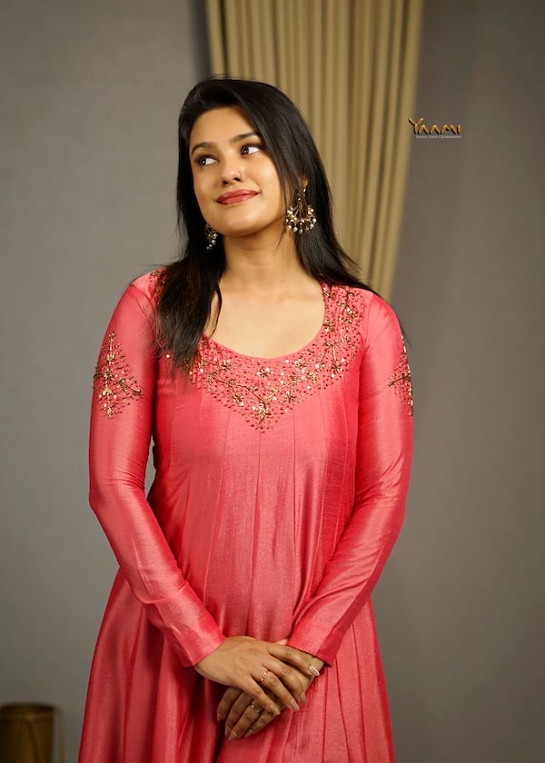 HANDWORKED BADRI SILK KURTI YD10381