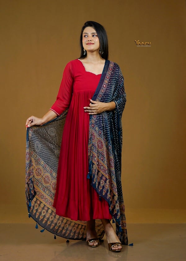 GATHERED KURTI WITH DUPATTA YD10378