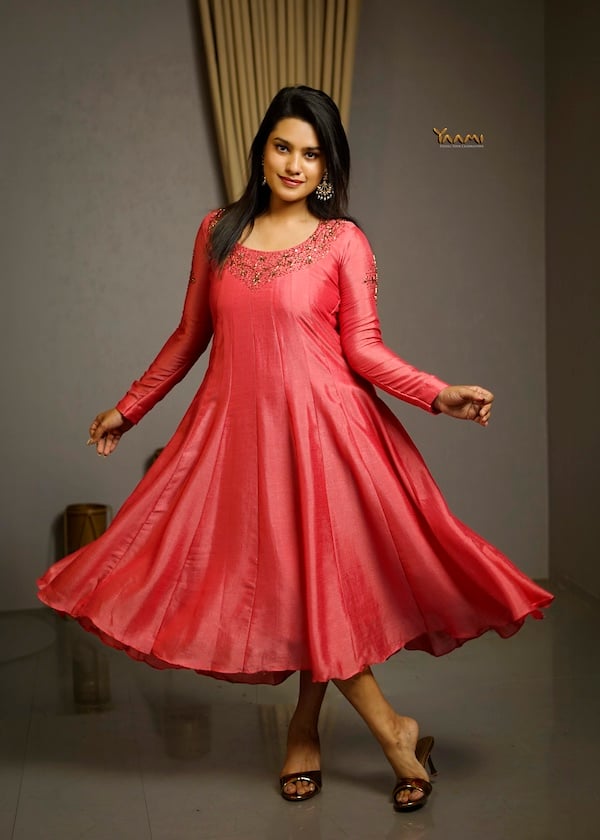 HANDWORKED BADRI SILK KURTI YD10381