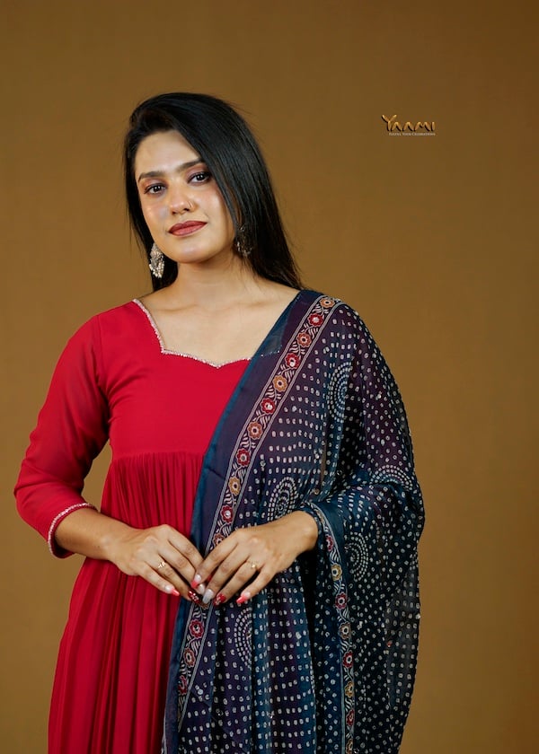 GATHERED KURTI WITH DUPATTA YD10378