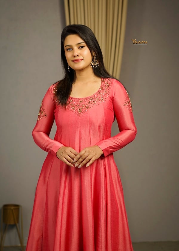 HANDWORKED BADRI SILK KURTI YD10381