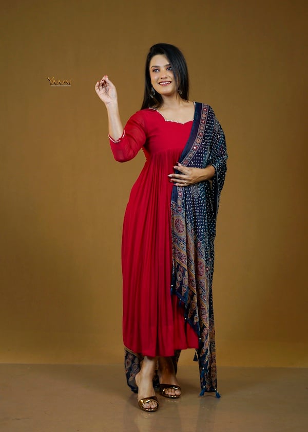 GATHERED KURTI WITH DUPATTA YD10378