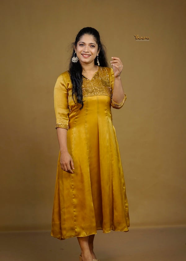COSMOS SHIMMER PANEL CUT KURTI YD10369