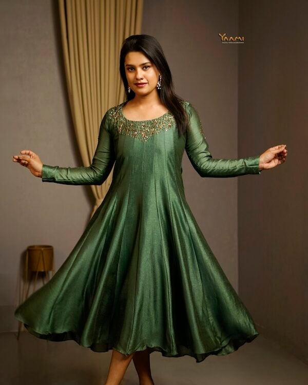 HANDWORKED BADRI SILK KURTI YD10381