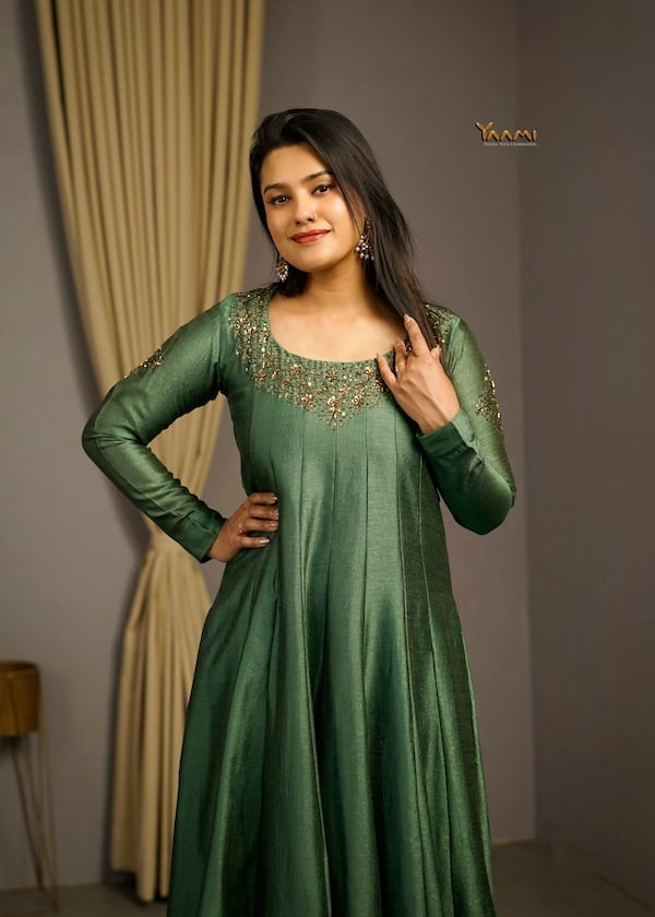 HANDWORKED BADRI SILK KURTI YD10381