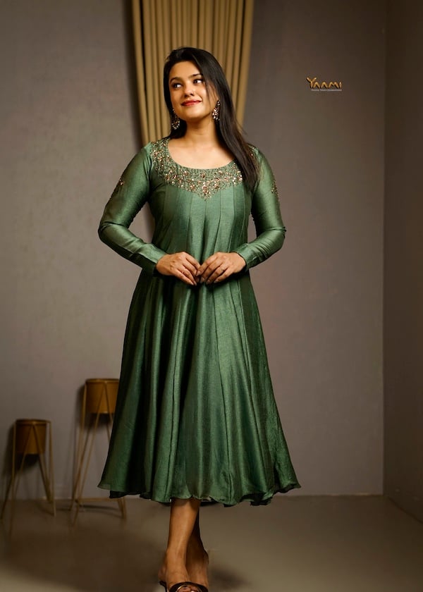HANDWORKED BADRI SILK KURTI YD10381