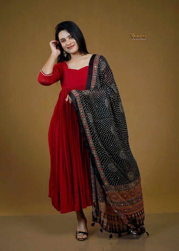 GATHERED KURTI WITH DUPATTA YD10378