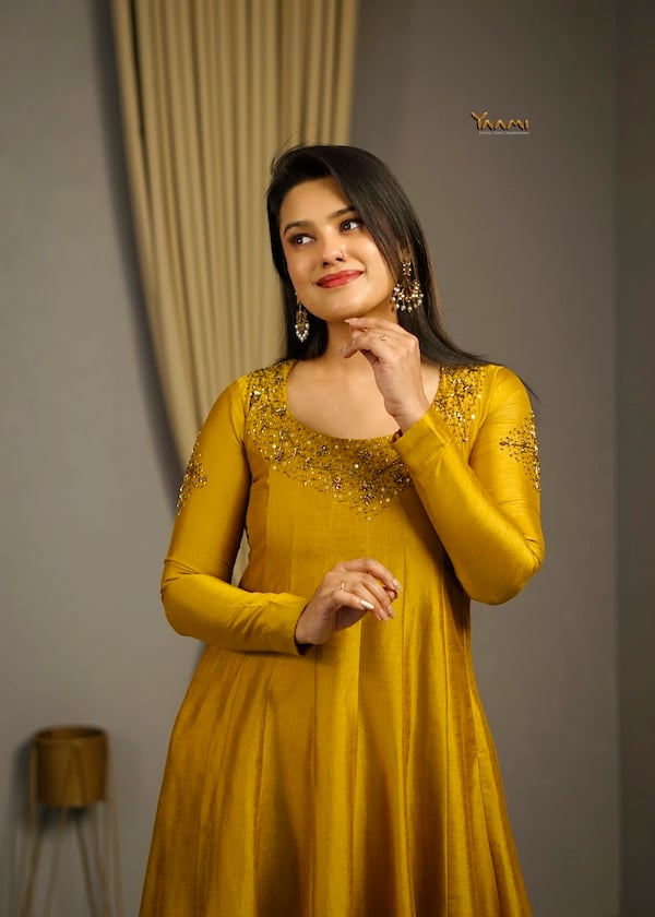 HANDWORKED BADRI SILK KURTI YD10381