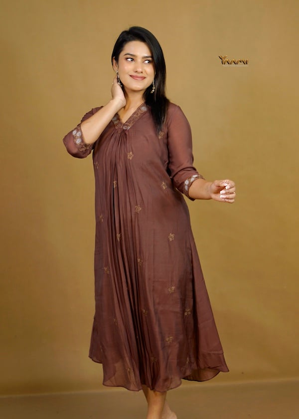 MUL CHANDERI APPLIQUE WORK KURTI YD10370