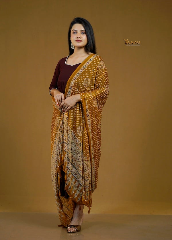 GATHERED KURTI WITH DUPATTA YD10378