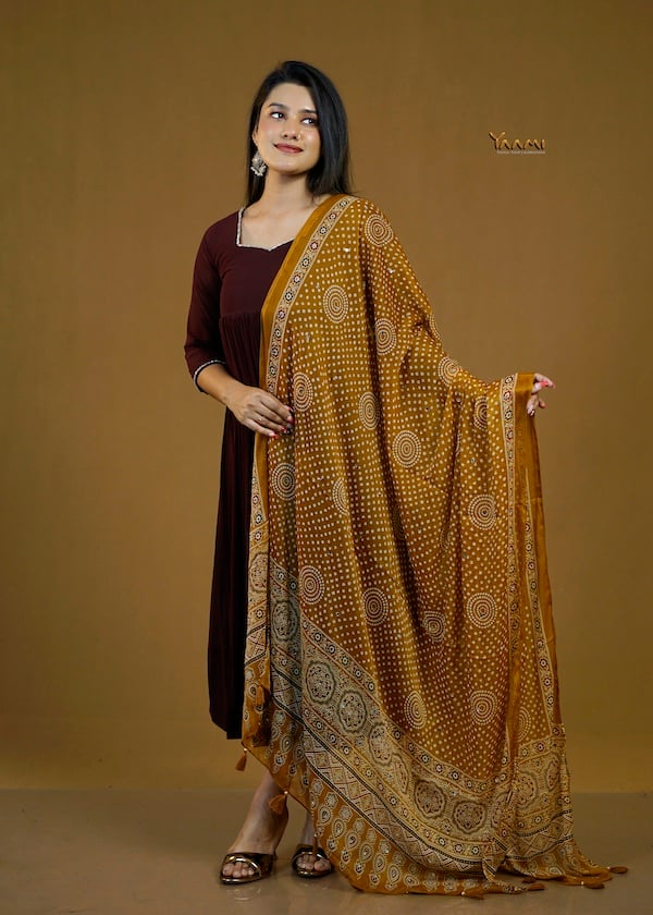 GATHERED KURTI WITH DUPATTA YD10378
