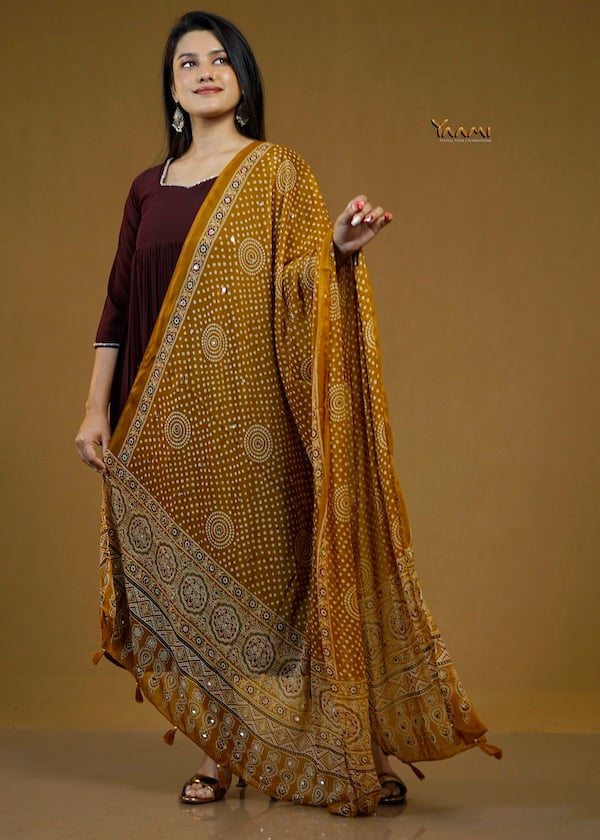 GATHERED KURTI WITH DUPATTA YD10378