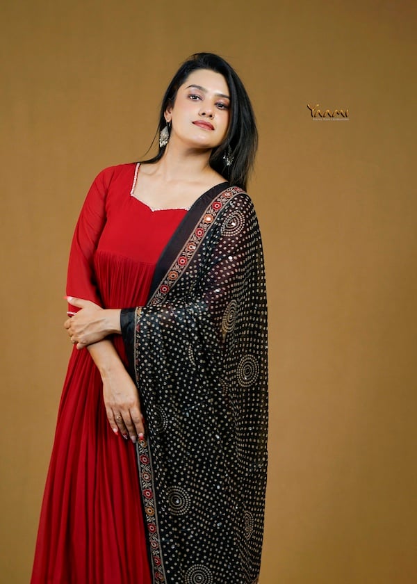 GATHERED KURTI WITH DUPATTA YD10378