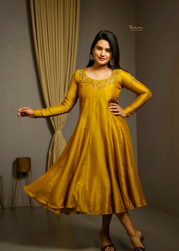 HANDWORKED BADRI SILK KURTI YD10381