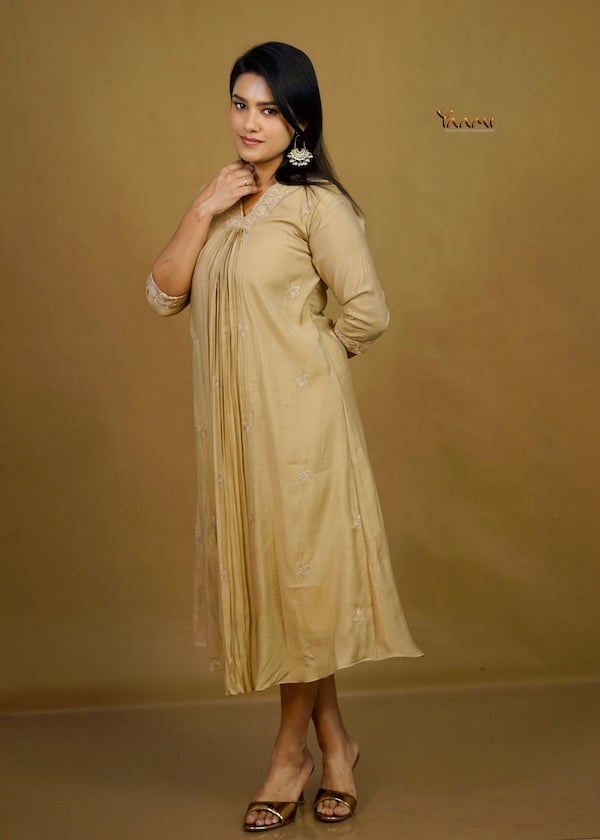 MUL CHANDERI APPLIQUE WORK KURTI YD10370