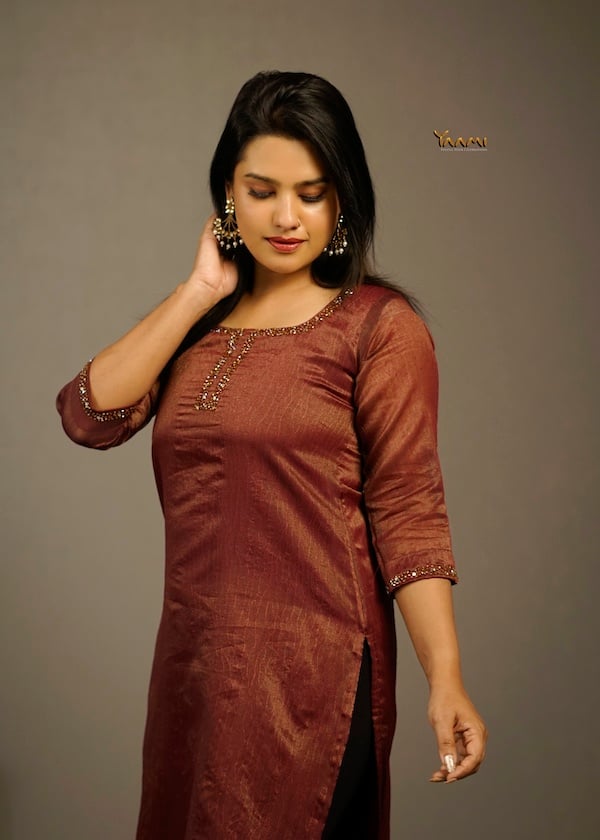 VISCOSE ORGANZA SLITTED KURTI YD10380