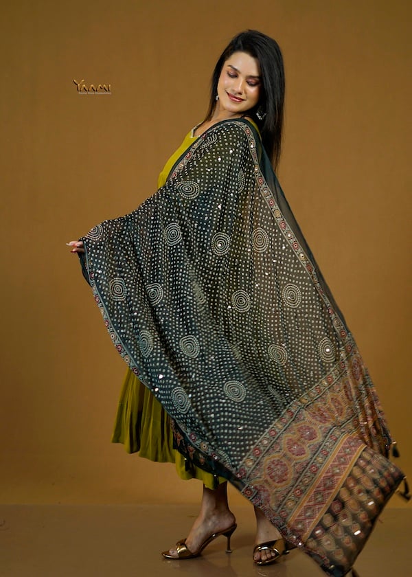 GATHERED KURTI WITH DUPATTA YD10378
