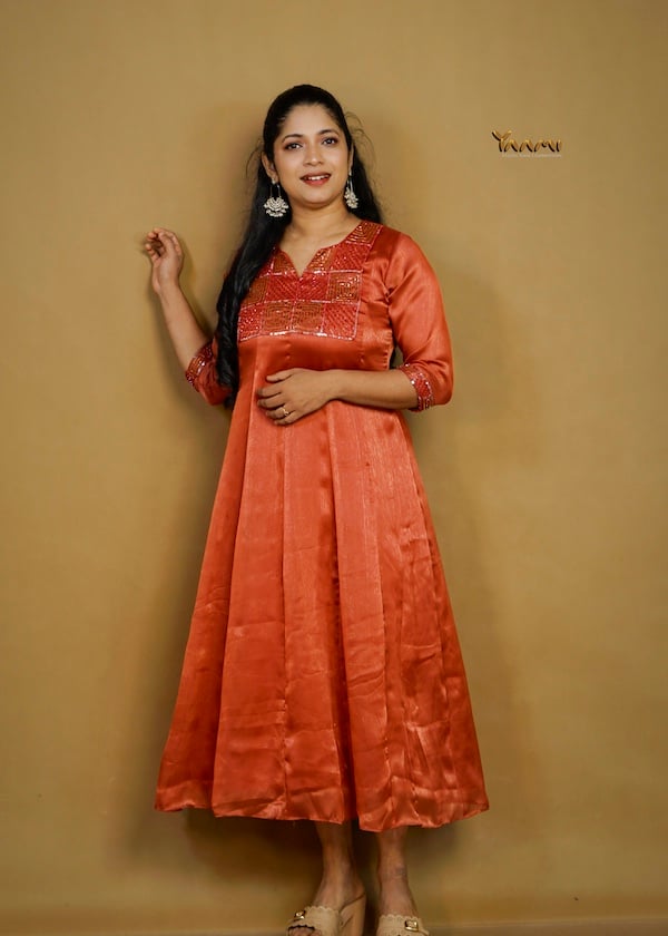 COSMOS SHIMMER PANEL CUT KURTI YD10369