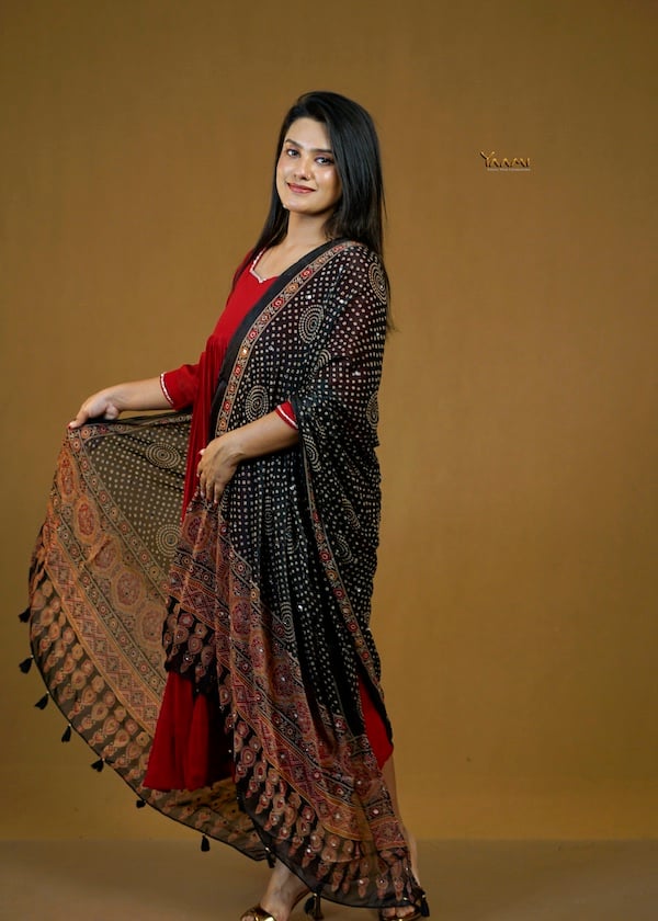 GATHERED KURTI WITH DUPATTA YD10378