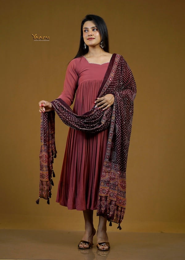 GATHERED KURTI WITH DUPATTA YD10378