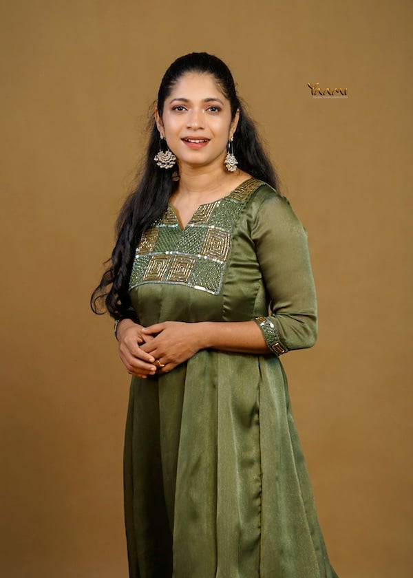 COSMOS SHIMMER PANEL CUT KURTI YD10369