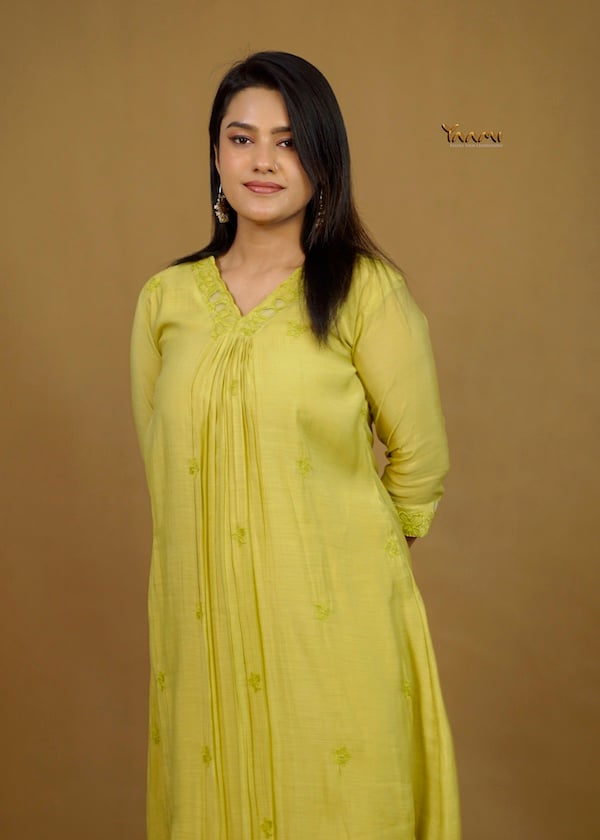 MUL CHANDERI APPLIQUE WORK KURTI YD10370